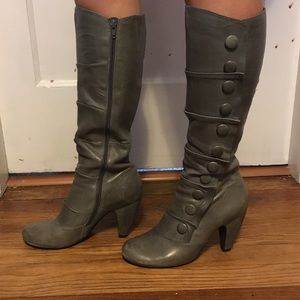 Crownv vintage gray leather boots size 7.5